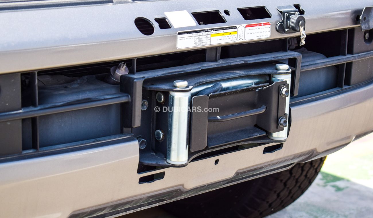 Toyota Land Cruiser Pick Up LX V6 4WD Limited