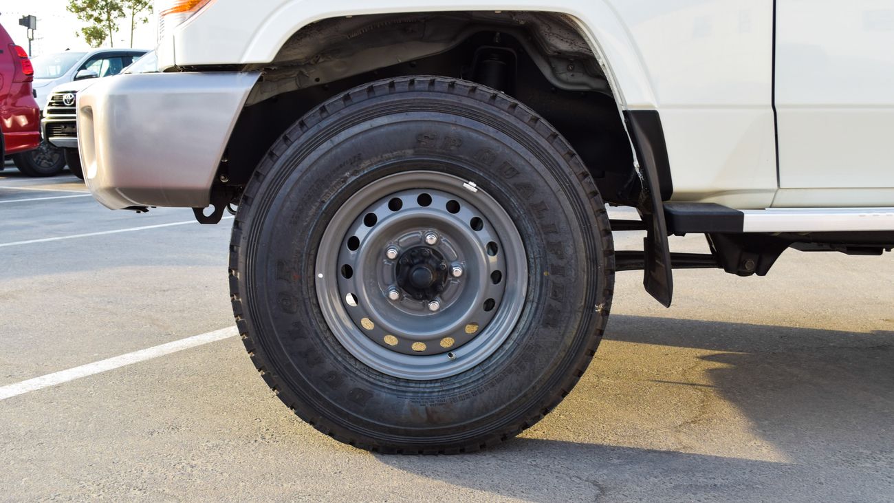 Toyota Land Cruiser 70 4.0 V6