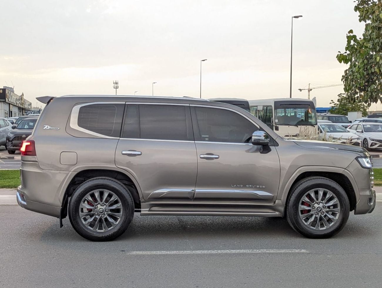 تويوتا لاند كروزر Toyota Landcruiser 2016 facelifted 2025 LHD golden colour