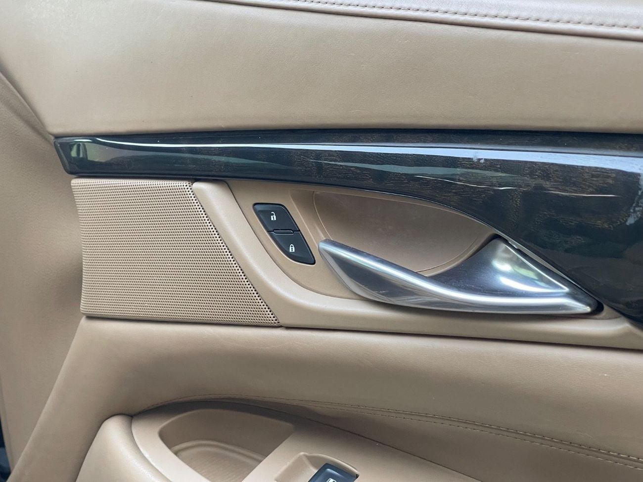 كاديلاك إسكالاد Platinum 6.2L