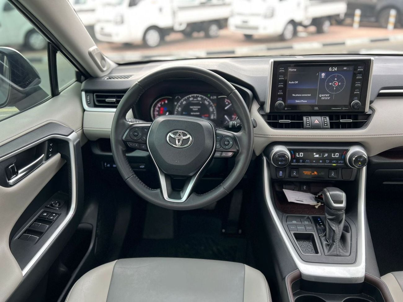 Toyota RAV4 XLE 2020 Toyota Rav4 2.5L V4 - Rear Camera & Sensor - Leather Seats