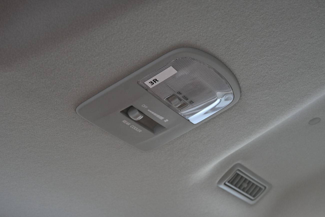 تويوتا فورتونر Toyota Fortuner 2.7L Petrol, Automatic 4WD, Model 2025, Color Black