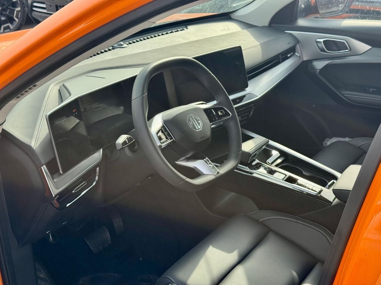 أم جي وان LUX 1.5L Petrol FWD 2024 Export Price @ 47,000 AED