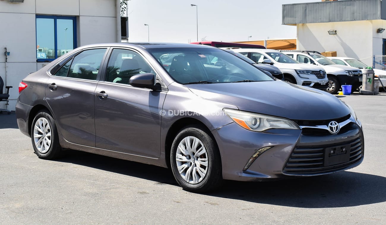 Used Toyota Camry LE 2015 for sale in Dubai 587543
