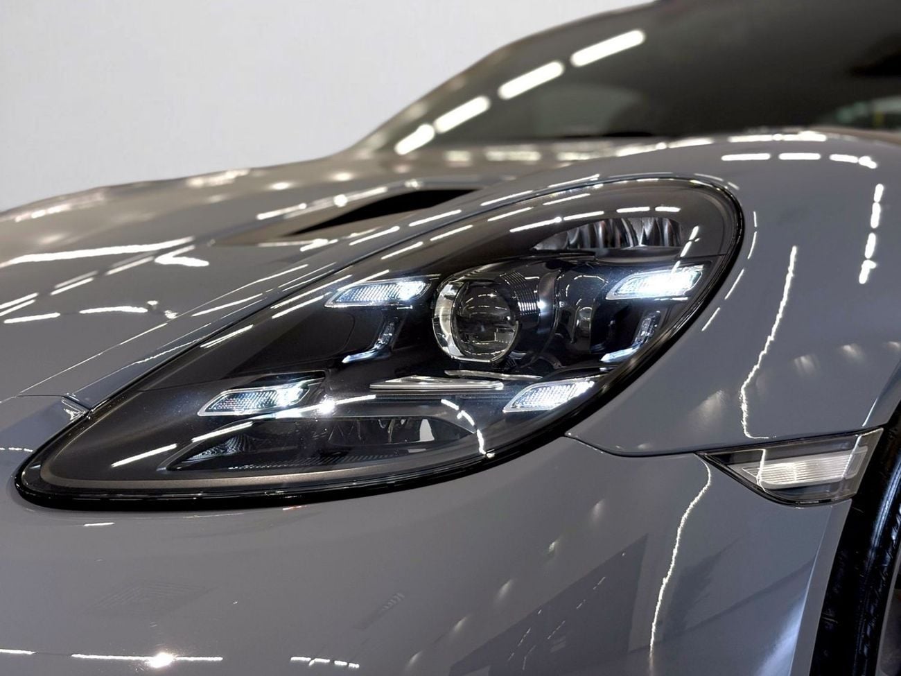 Porsche 718 Cayman AED 11,180 P.M | 0% DOWN PAYMENT | PORSCHE 718 CAYMAN GT4 RS | 4.0L NATURALLY ASPIRATED | 2023 | GCC