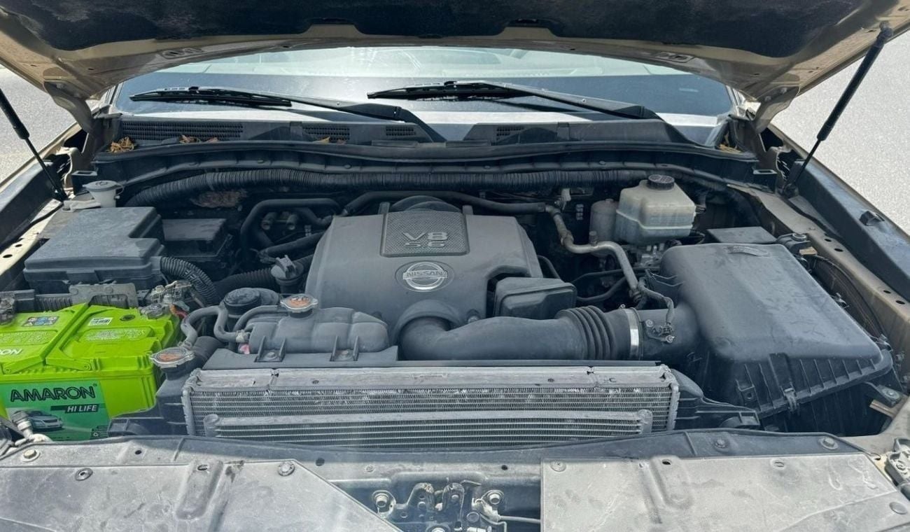 نيسان باترول Petrol 5.6 Liter Hand Drive Full Option only for export available