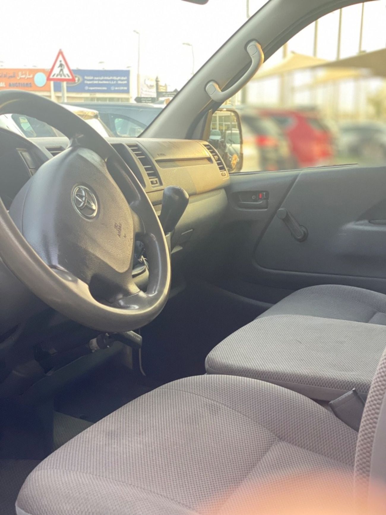 Toyota Hiace GL - Standard Roof