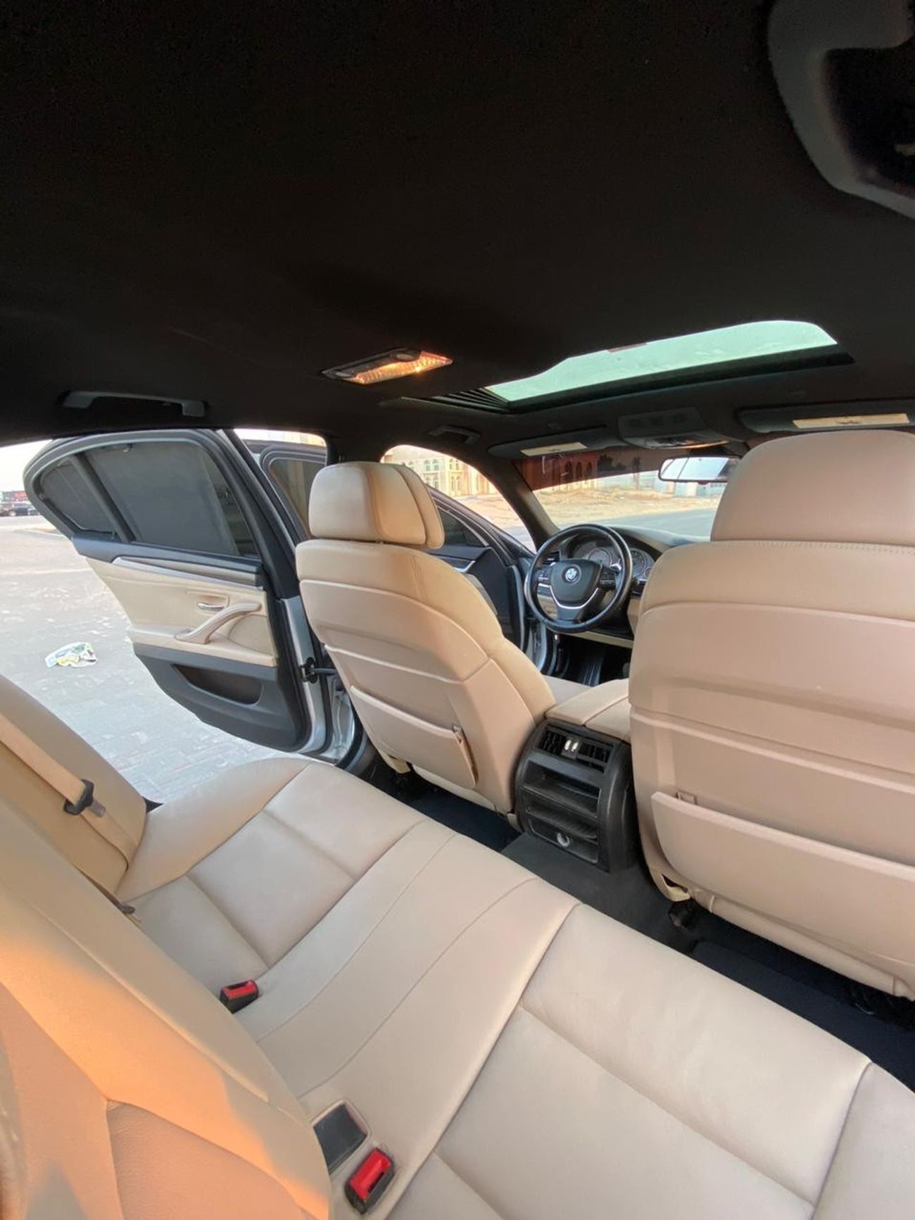 BMW 520i Executive BMW 520i 2013 model Mileage 98,000 k m Price : 40,000 dirhams  Gulf specifications, full o