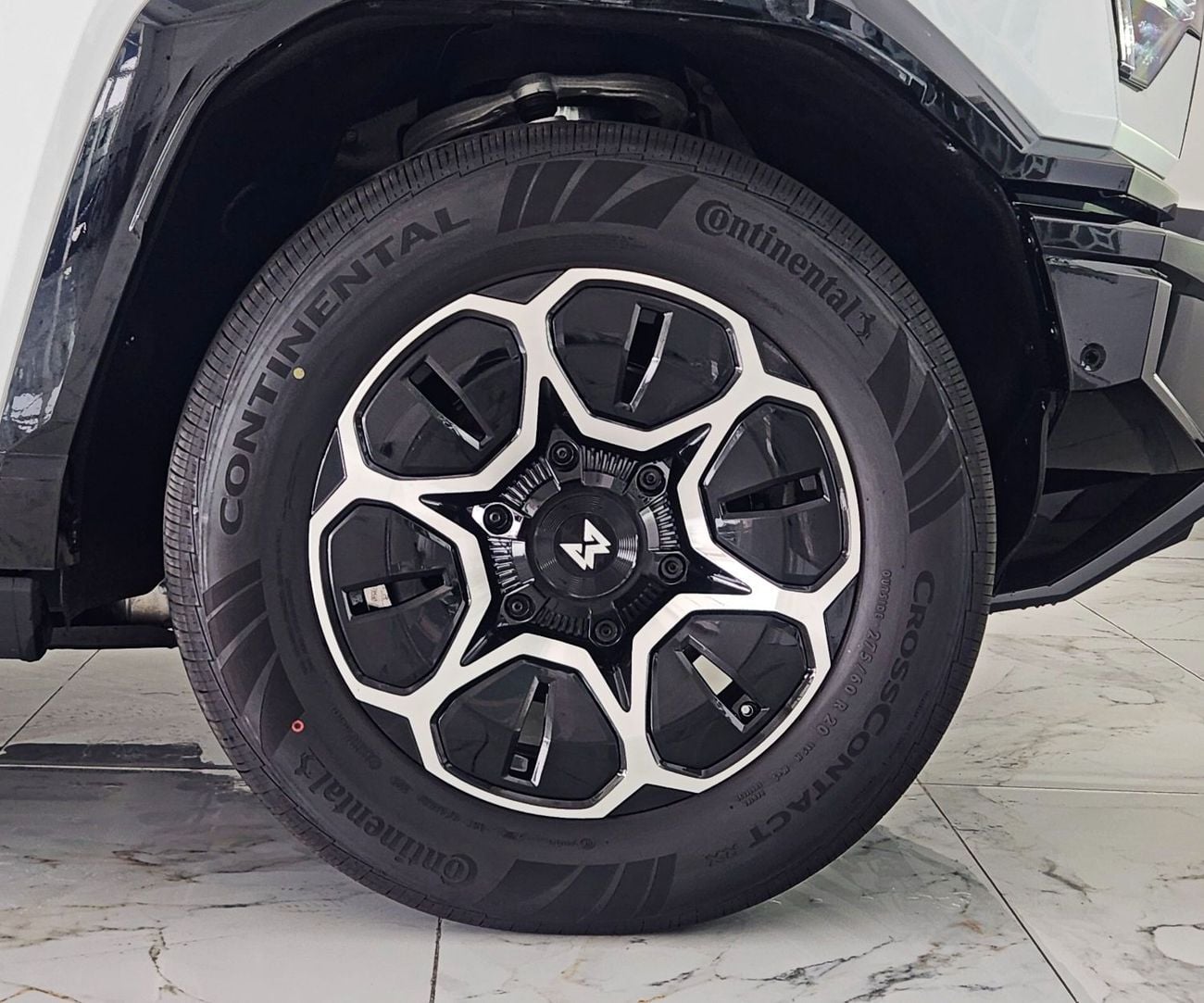 دونج فينج إم هيرو إم 817 912 hp, 1000+km total range