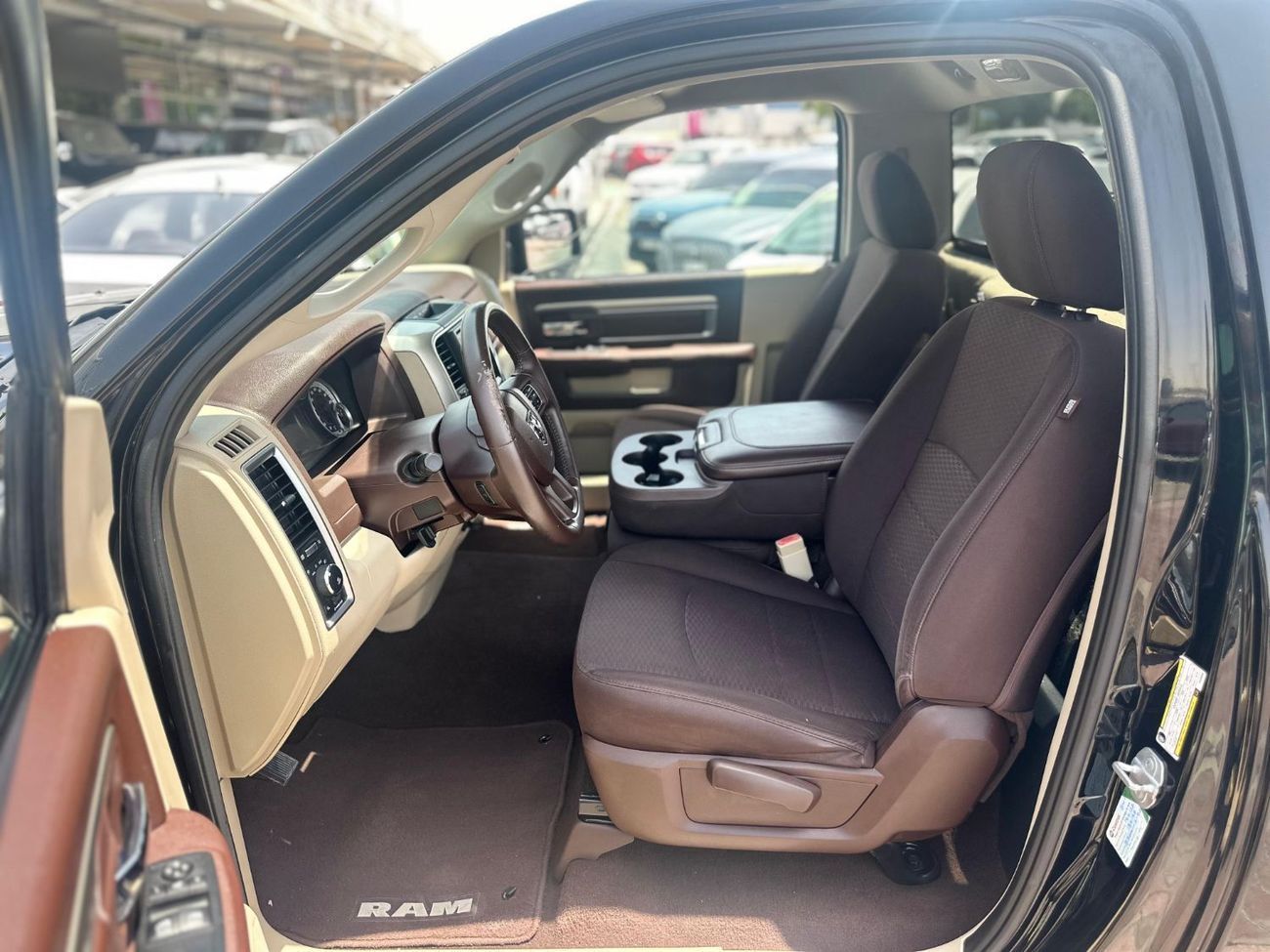 رام 1500 DODGE RAM SLT ,GCC ,V8 , MINT CONDITION