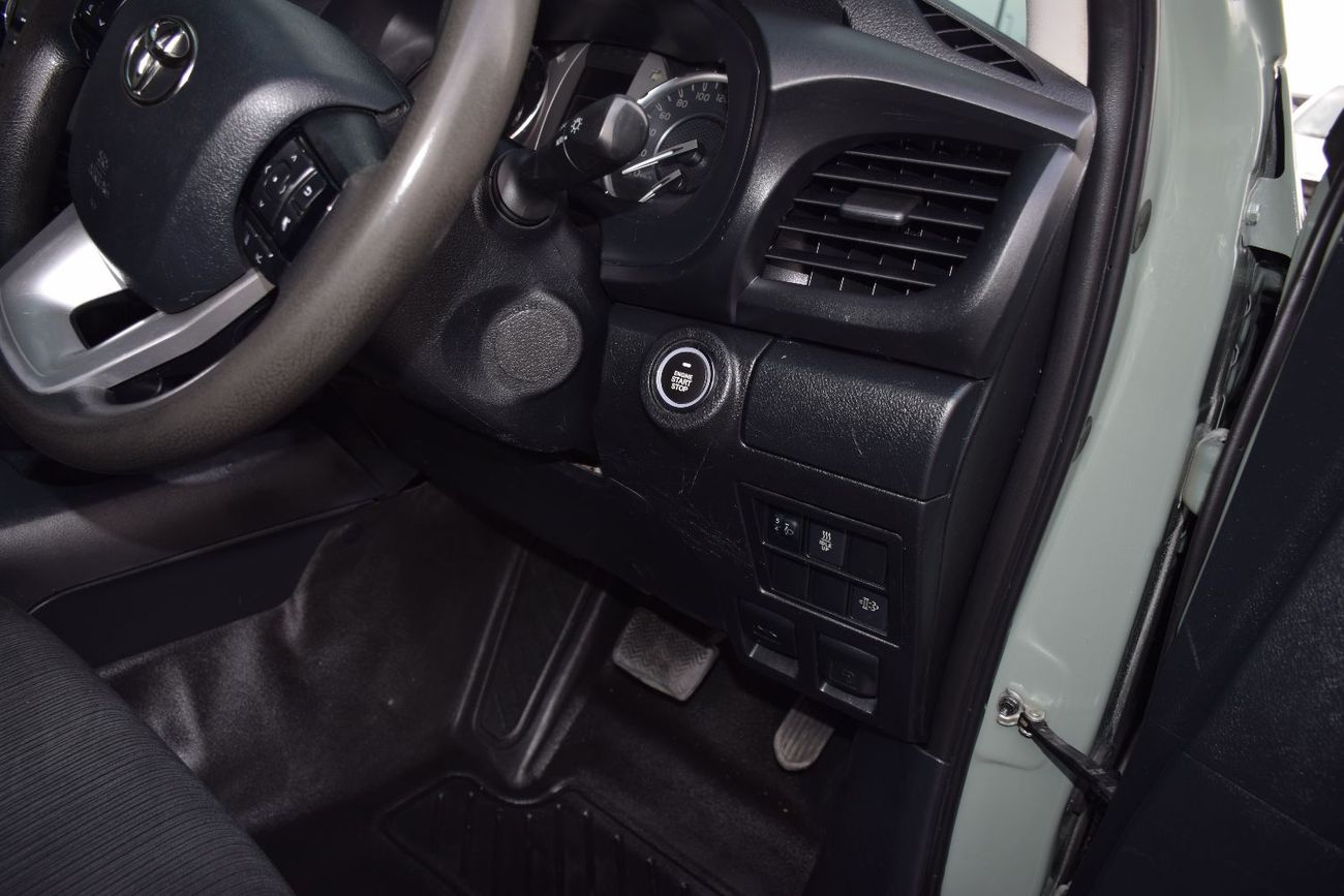 Toyota Hilux S GLX 2.8L AWD A/T
