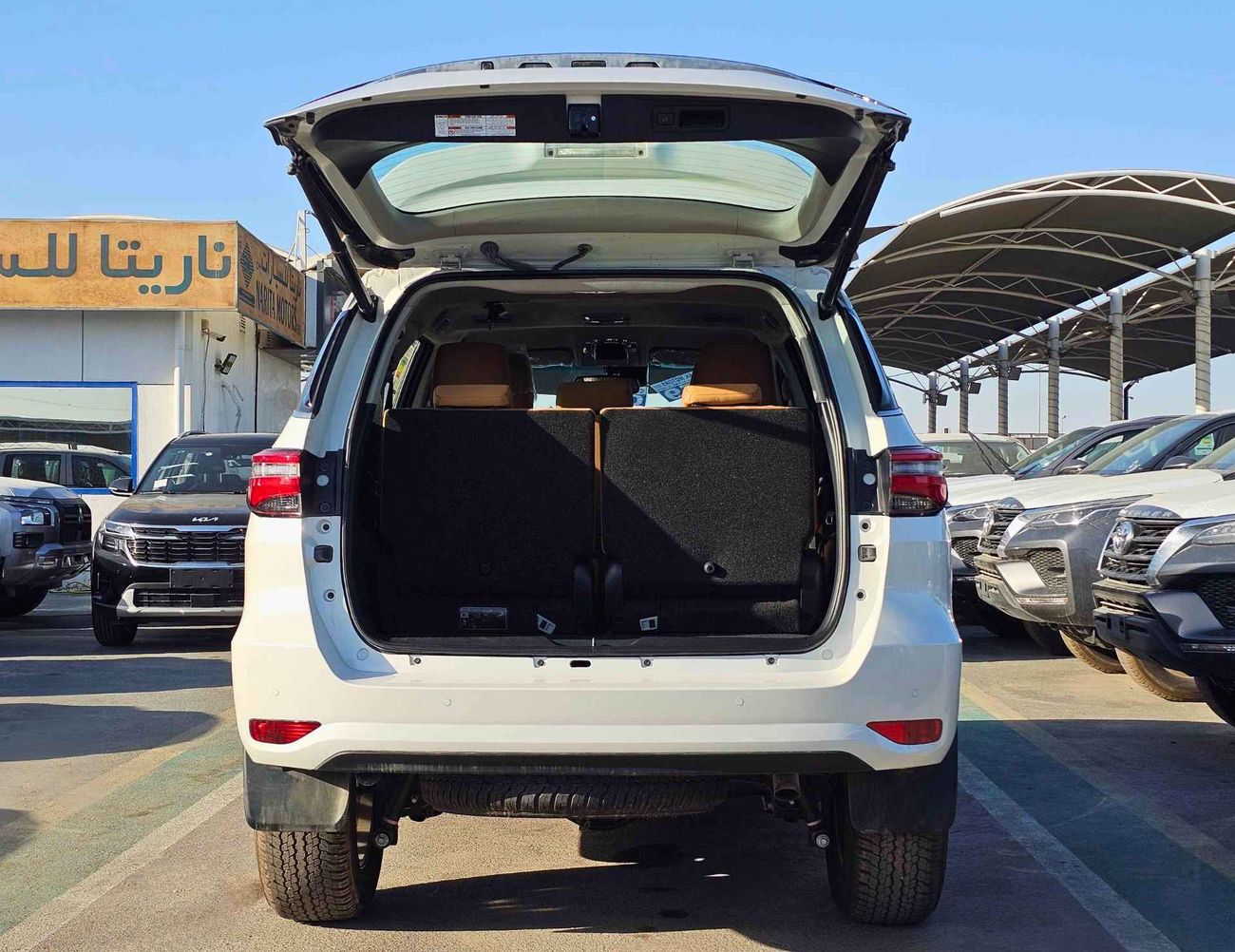 Toyota Fortuner SR5 / EURO 4 / 2.8L V4 DIESEL / DVD + 360* CAMERA / 4WD (CODE # 69086)