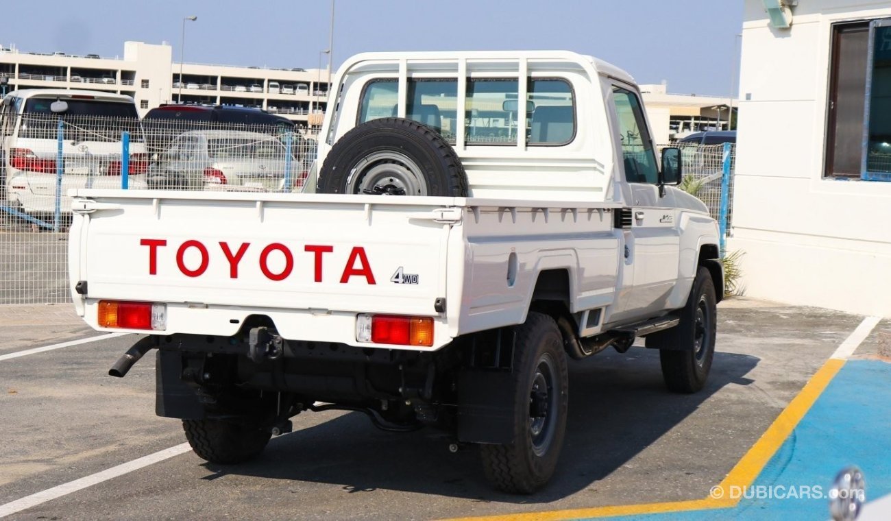 Toyota Land Cruiser Pick Up 4.2 L V6 Diesel,4/4,with Difflock , power window, center lock , ABS, (Export only)