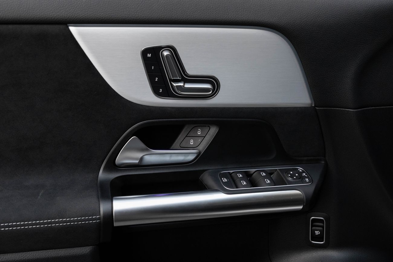 مرسيدس بنز GLA 220 GLA 200 AMG | 4,113 P.M | 0% Downpayment | 5 YEARS AGENCY WARRANTY