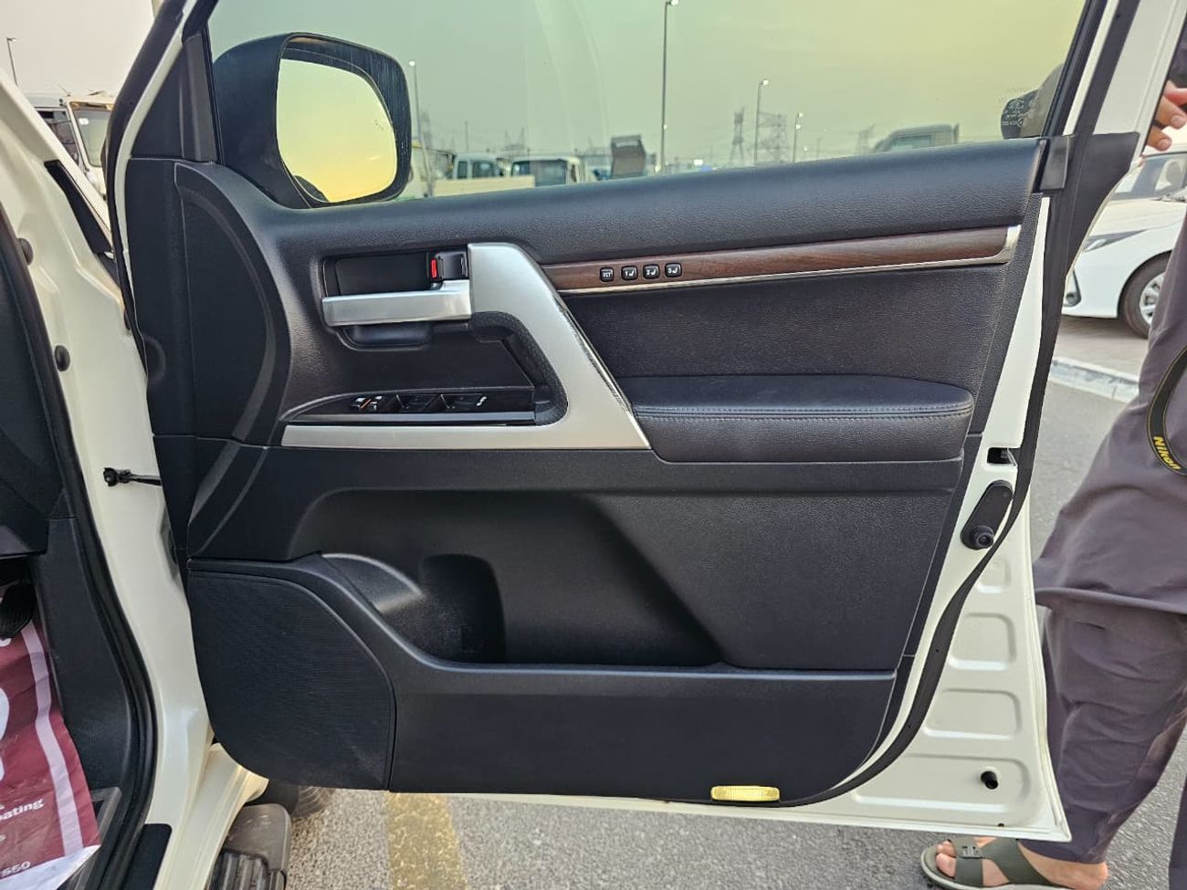 Toyota Land Cruiser 2019 TOYOTA LAND CRUISER V8 SAHARA