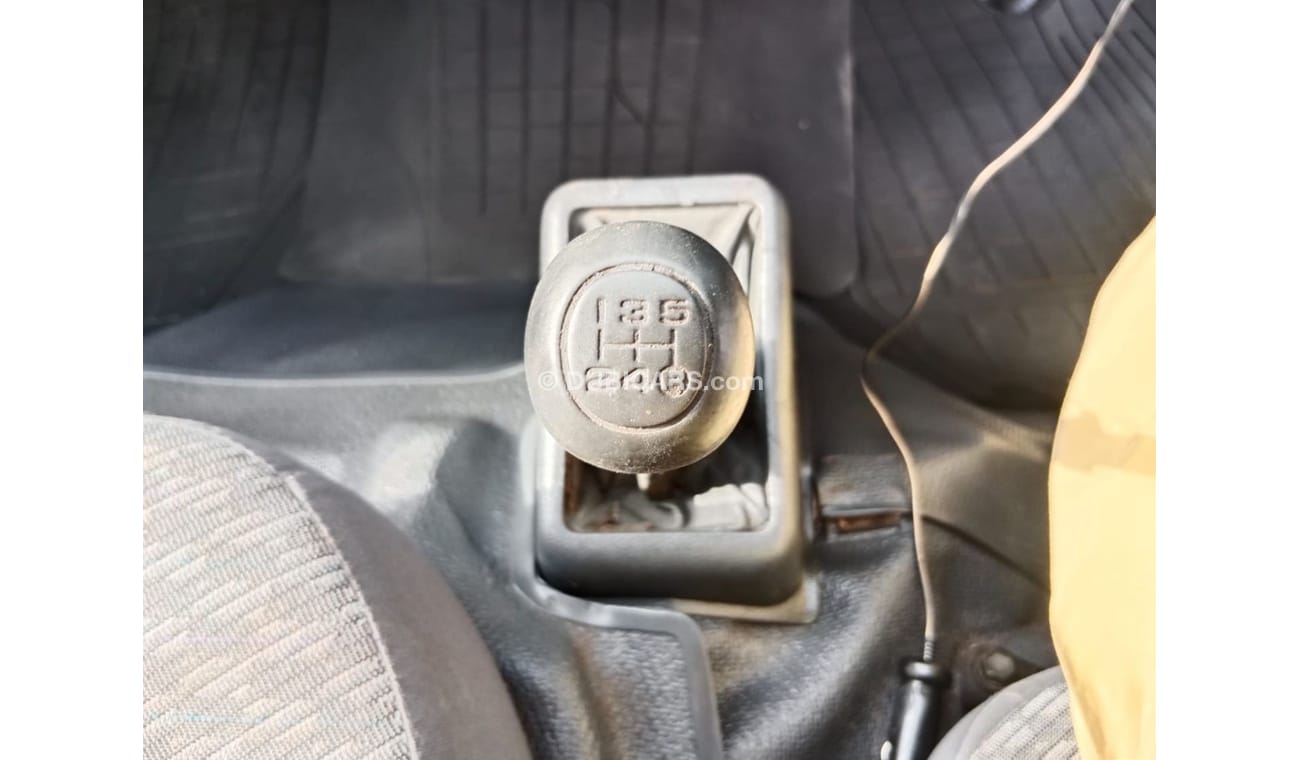 Toyota Hiace TOYOTA HIACE VAN RIGHT HAND DRIVE (PM1480)