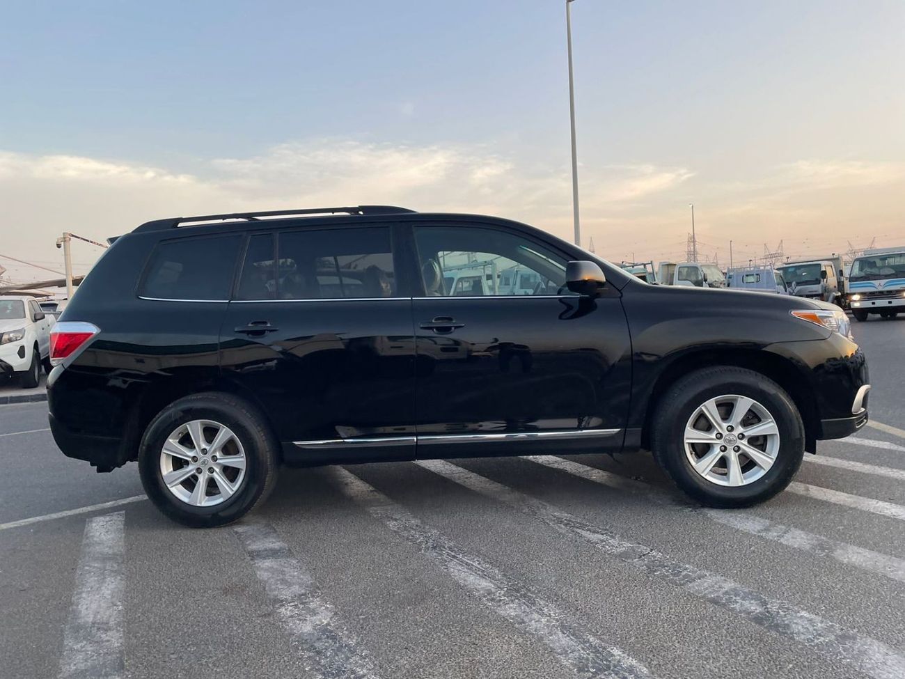 Toyota Highlander 2011 Toyota Highlander MidOption+ Electric Seats & Rear CAM - 7 Seater 3.5L V6 - 4x4 AWD - 79,000 Mi