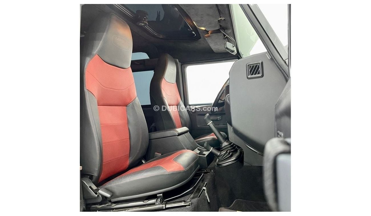 لاند روفر ديفندر 2016 Land Rover Defender 90, Full Service History, Warranty, GCC