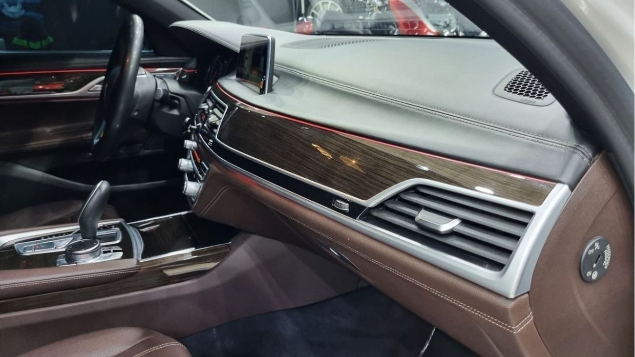 BMW 730Li Exclusive SUMMER PROMOTION BMW 730LI 2019 GCC IN PERFECT CONDITION FULL SERVICE HISTORY FROM AGMC