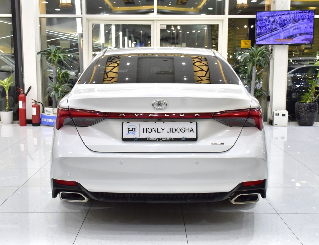 Toyota Avalon EXCELLENT DEAL for our Toyota Avalon XLE ( 2021 Model ) in White Color GCC Specs