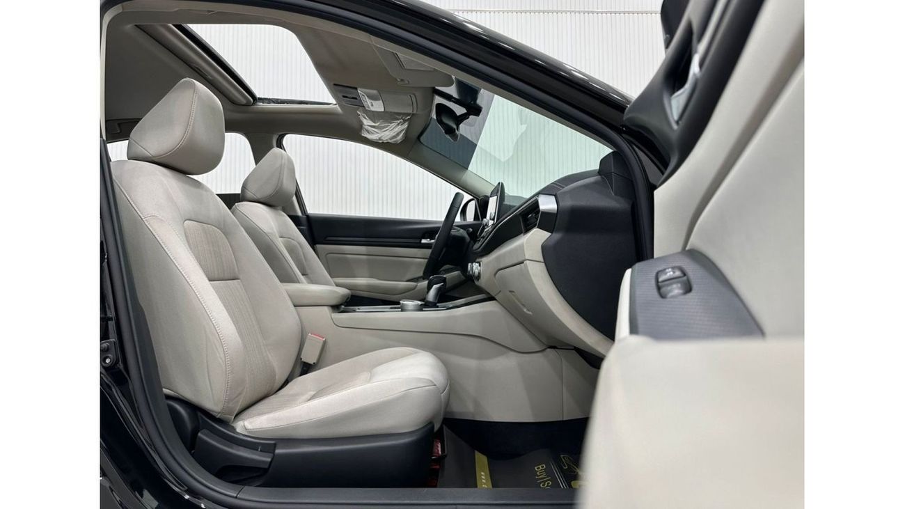 Nissan Altima 2022 Nissan Altima SV, One Year Unlimited KM Warranty, Full Nissan Service History, GCC