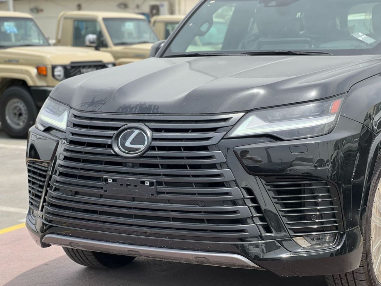Lexus LX 600 VIP LAUNCH EDITION  w/Black Package 3.5L