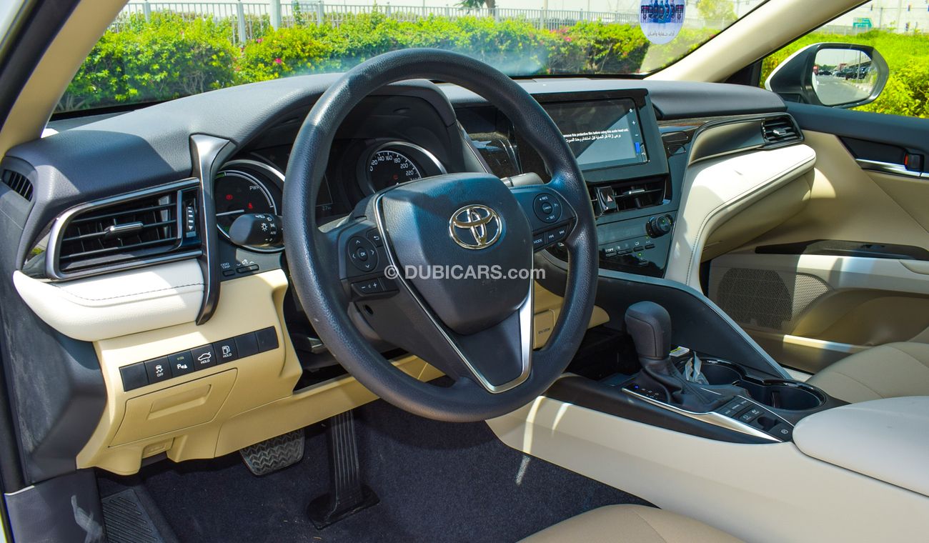 Toyota Camry LE 2.5L HYBRID