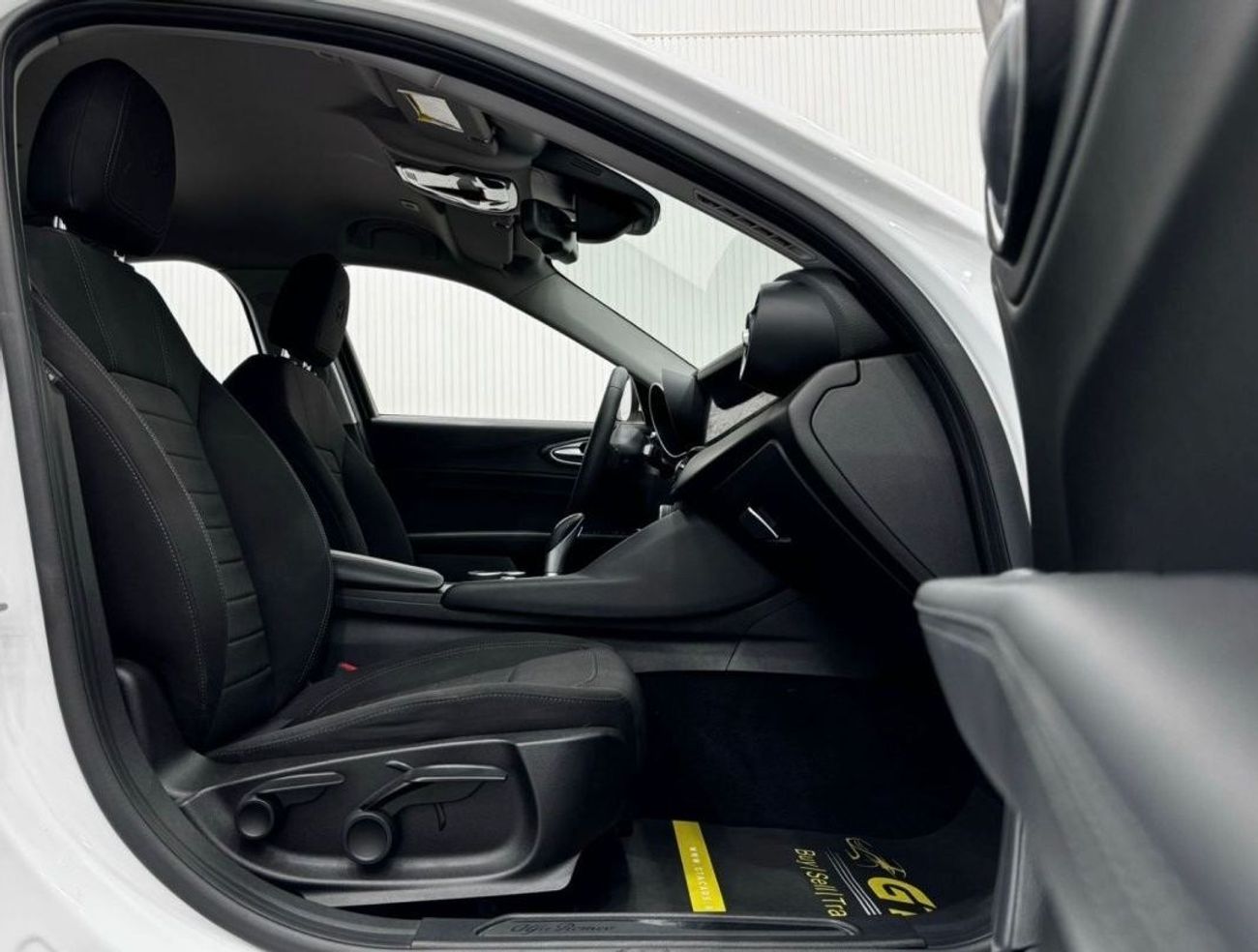 ألفا روميو جوليا 2019 Alfa Romeo Giulia, Warranty, Full Service History, Excellent Condition, GCC