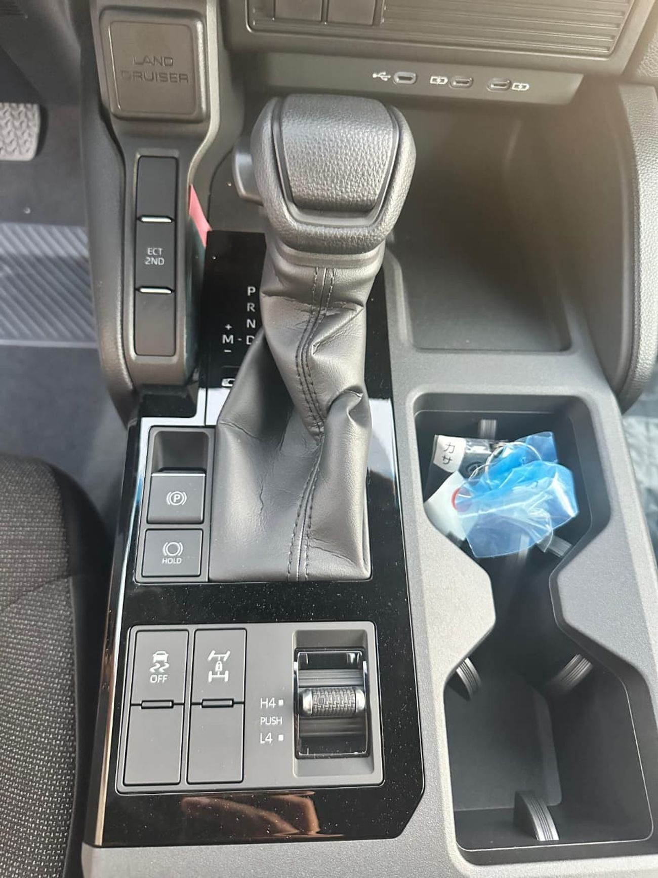 Toyota Prado 2.4L PETROL AUTOMATIC TRANSMISSION ( ONLY FOR RE-EXPORT )