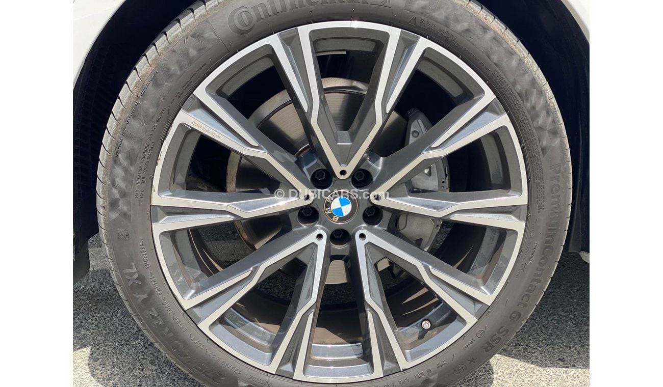 BMW X7 40i M Sport Pure GCC SPEC UNDER WARRANTY AND SERVICE CONTRACT