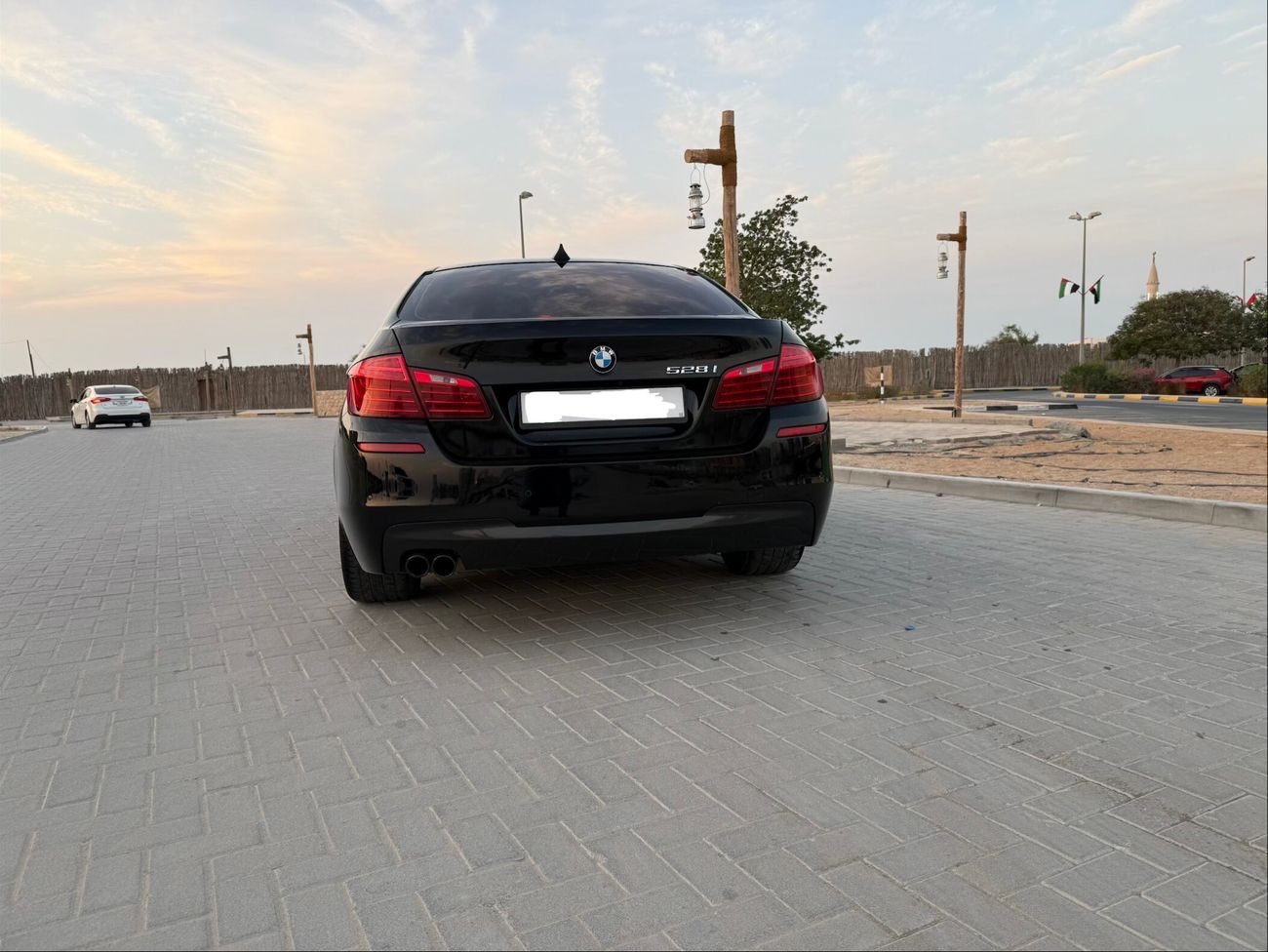 BMW 528i