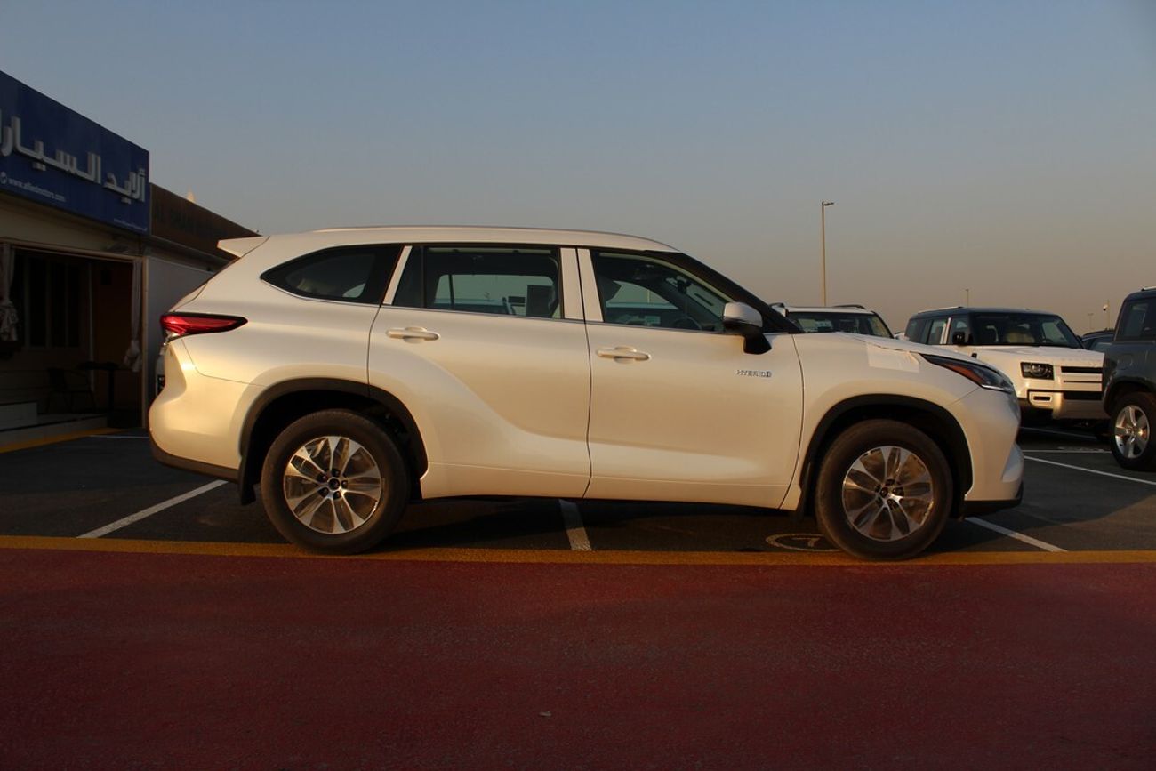 New Toyota Highlander GLE Hybrid 2024, 2.5L, 7-Seaters, E-CVT AWD, GCC ...