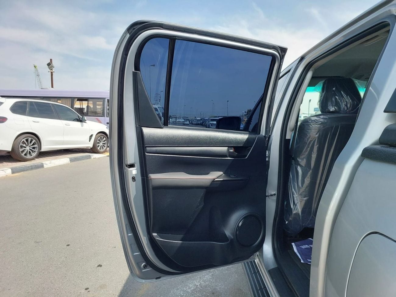 Toyota Hilux (RAMADAN OFFER) TOYOTA HILUX PICKUP RHD 2019 MODEL 2.8 L DIESEL AUTOMATIC(PM37586)