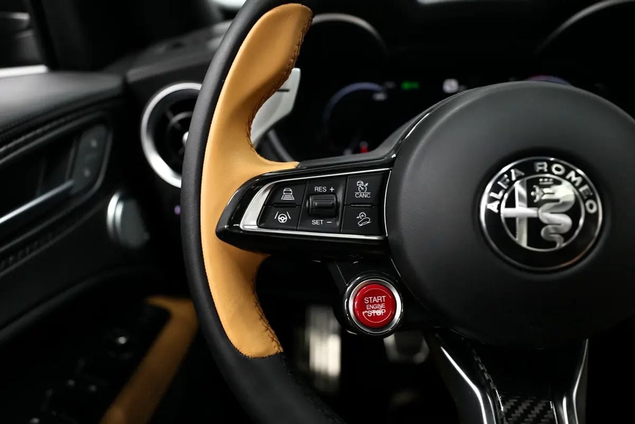 ألفا روميو ستيلفيو Alfa Romeo Stelvio Quadrifoglio 2025 GCC Specs