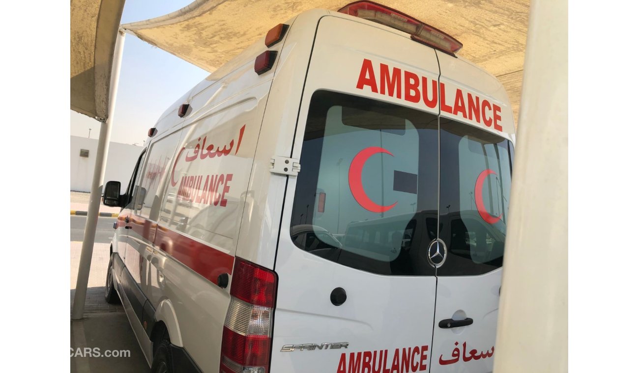 مرسيدس بنز سبرينتر Mercedes Benz Sprinter Ambulance,Model:2015. Low mileage