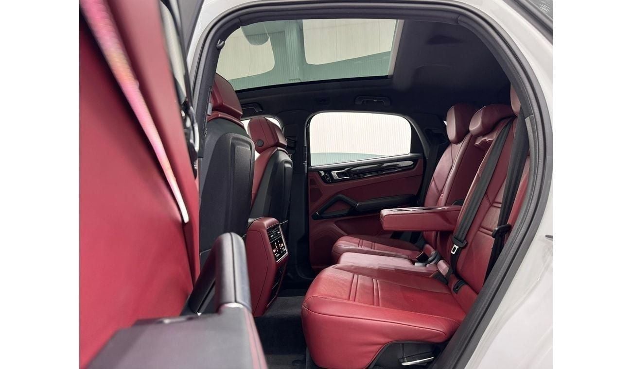 Porsche Cayenne Std 3.0L (335 HP) 2020 Porsche Cayenne Coupe, Warranty, Service History, Sport Chrono Package, Full