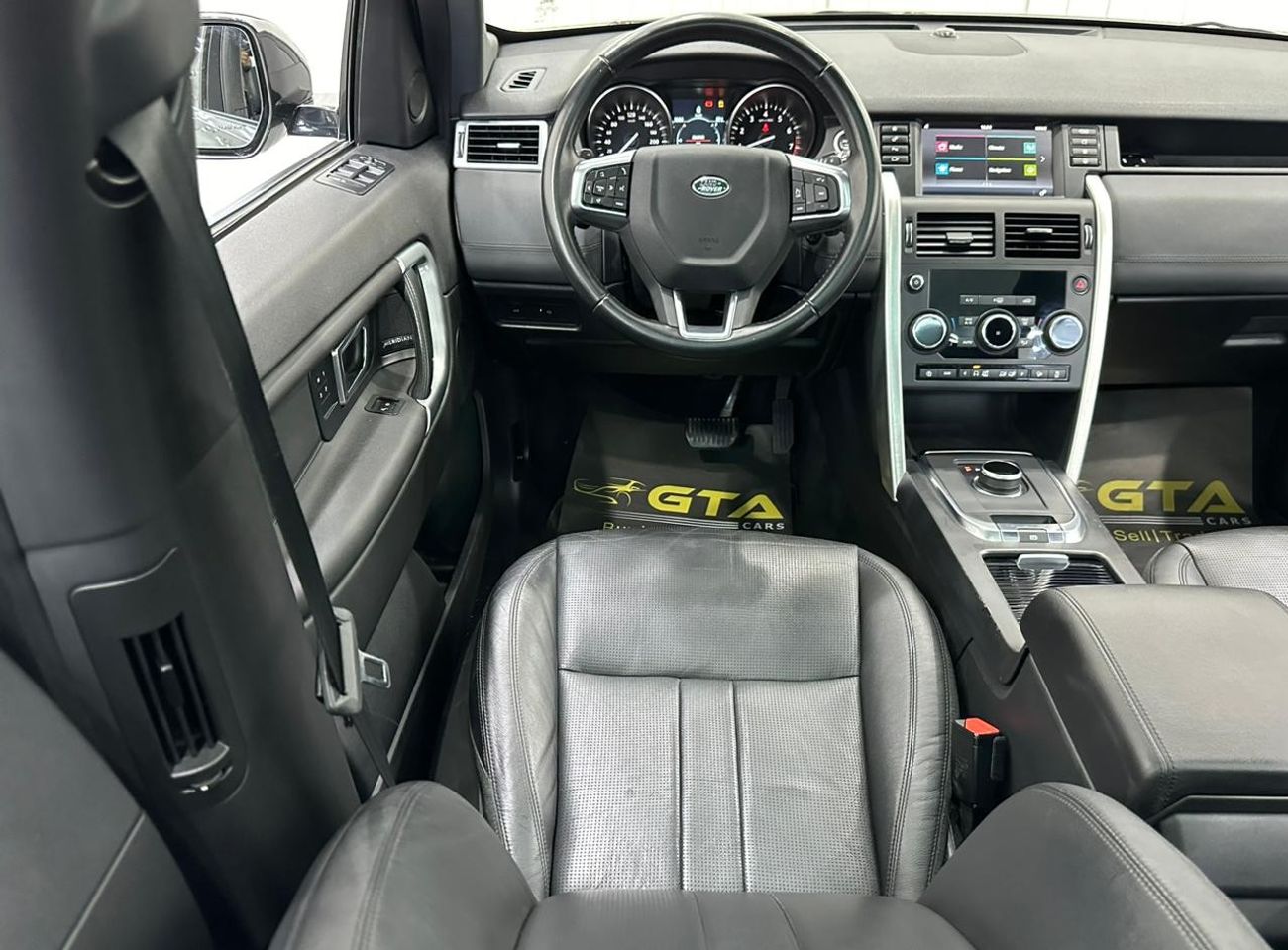 Land Rover Discovery Sport Si4 HSE 2018 Land Rover Discovery Sport HSE, 1 Year Warranty, Al-Tayer Full Service History, GCC