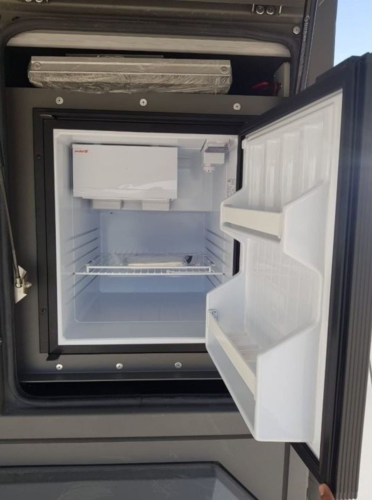 Toyota Hilux Toyota Hilux 2.4L Diesel 4x4 A/T Camper Edition 2020 YM