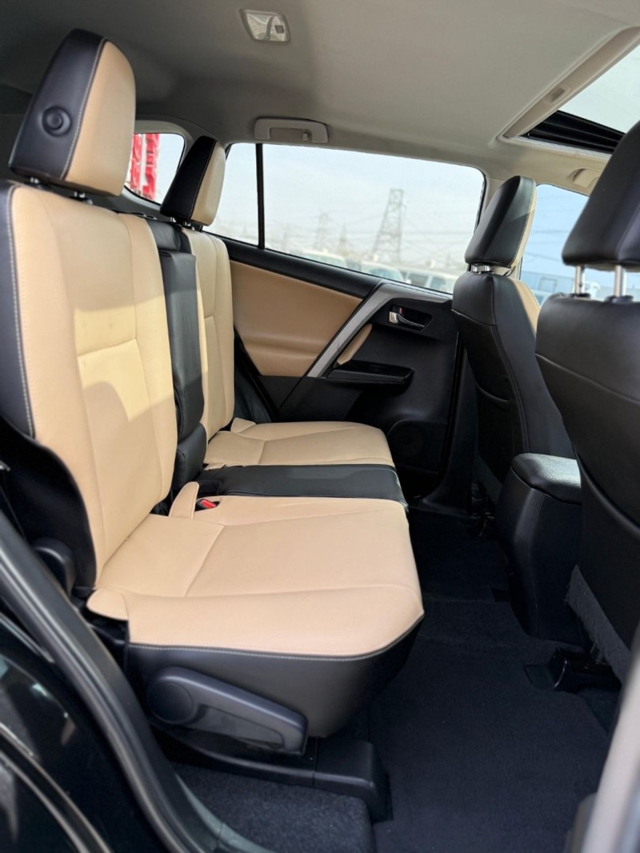 تويوتا راف ٤ XLE, leather seats, sunroof ,push start