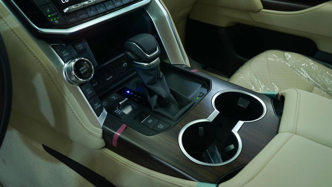 تويوتا لاند كروزر VXR 4.0 L V6