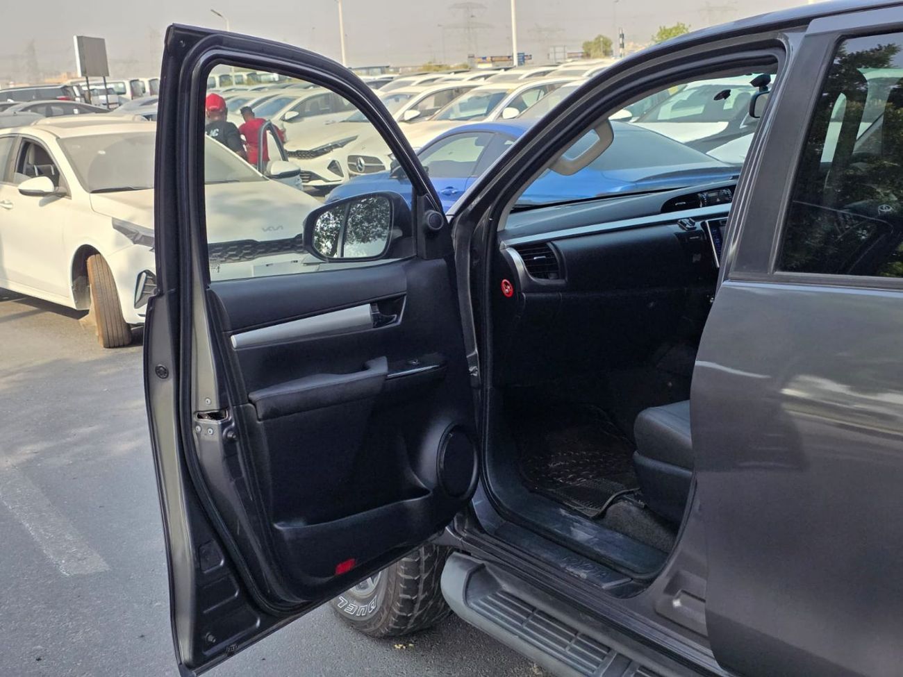 Toyota Hilux diesel 2.8 liter ,right hand drive ,auto transmission ,push start