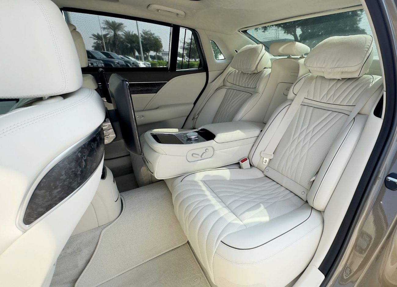 Genesis G90 2023 Genesis G90 3.5 Turbo E-Supercharged AWD, Dealer Warranty, GCC Specs (Carbon Package Int)