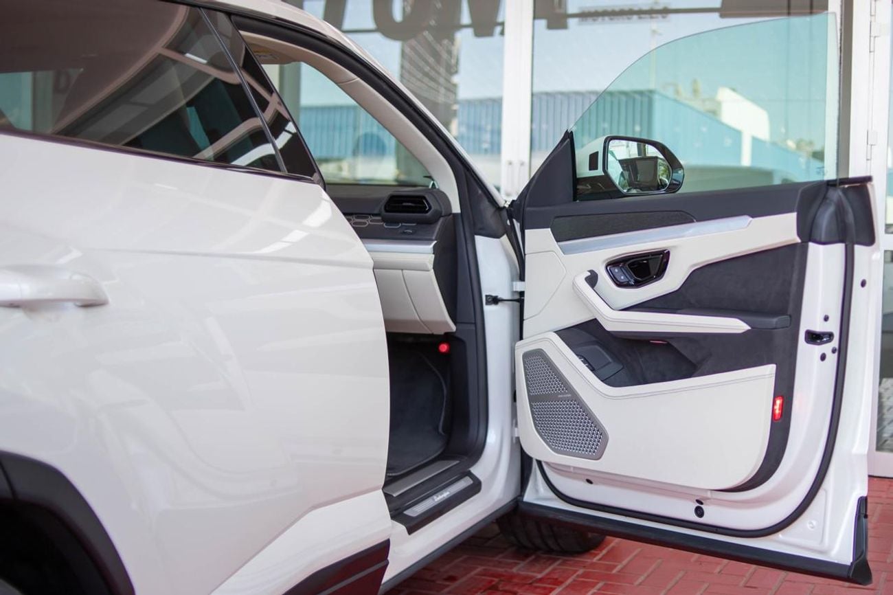 Lamborghini Urus Lamborghini Urus SE | 2025 | 1,200km