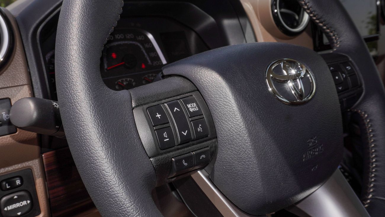 Toyota Land Cruiser Pick Up LX 4.0 L V6