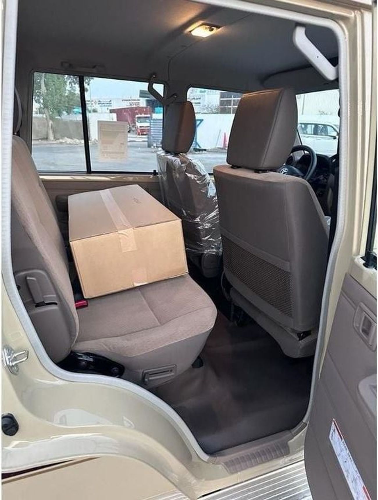 تويوتا لاند كروزر بيك آب 4.5 L Diesel V8 GCC Specs D/C