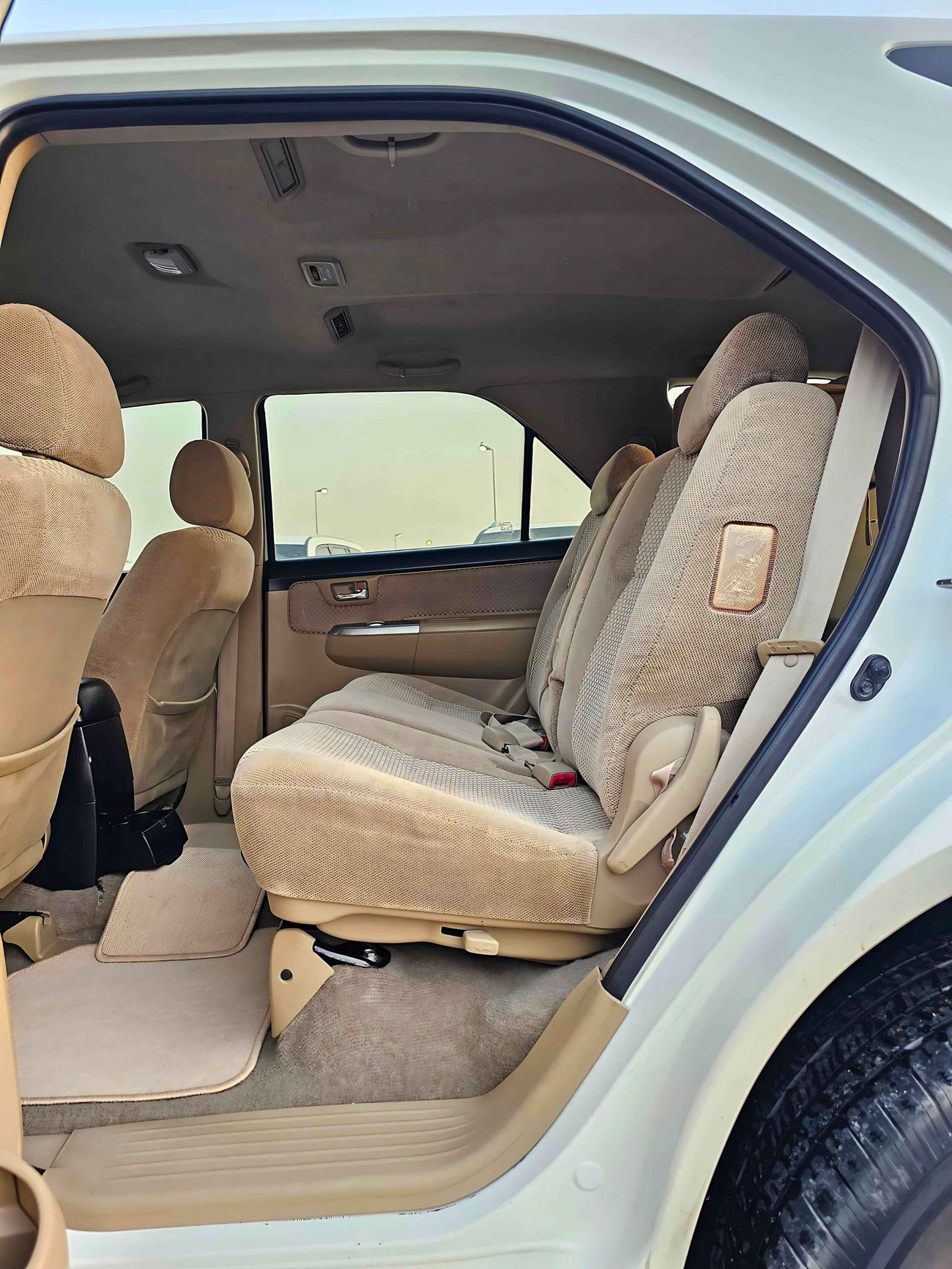 Toyota Fortuner EXR/ V4 2.7L/ 4WD GCC/ CLEAN CONDITION/ EXPORT ONLY / LOT#64417