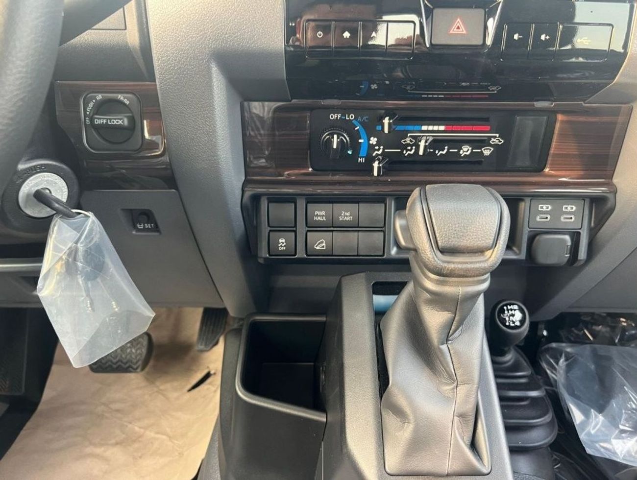 Toyota Land Cruiser Pick Up EXPORT ONLY - LC79 Double cabin Full option- 4.0 Automatic