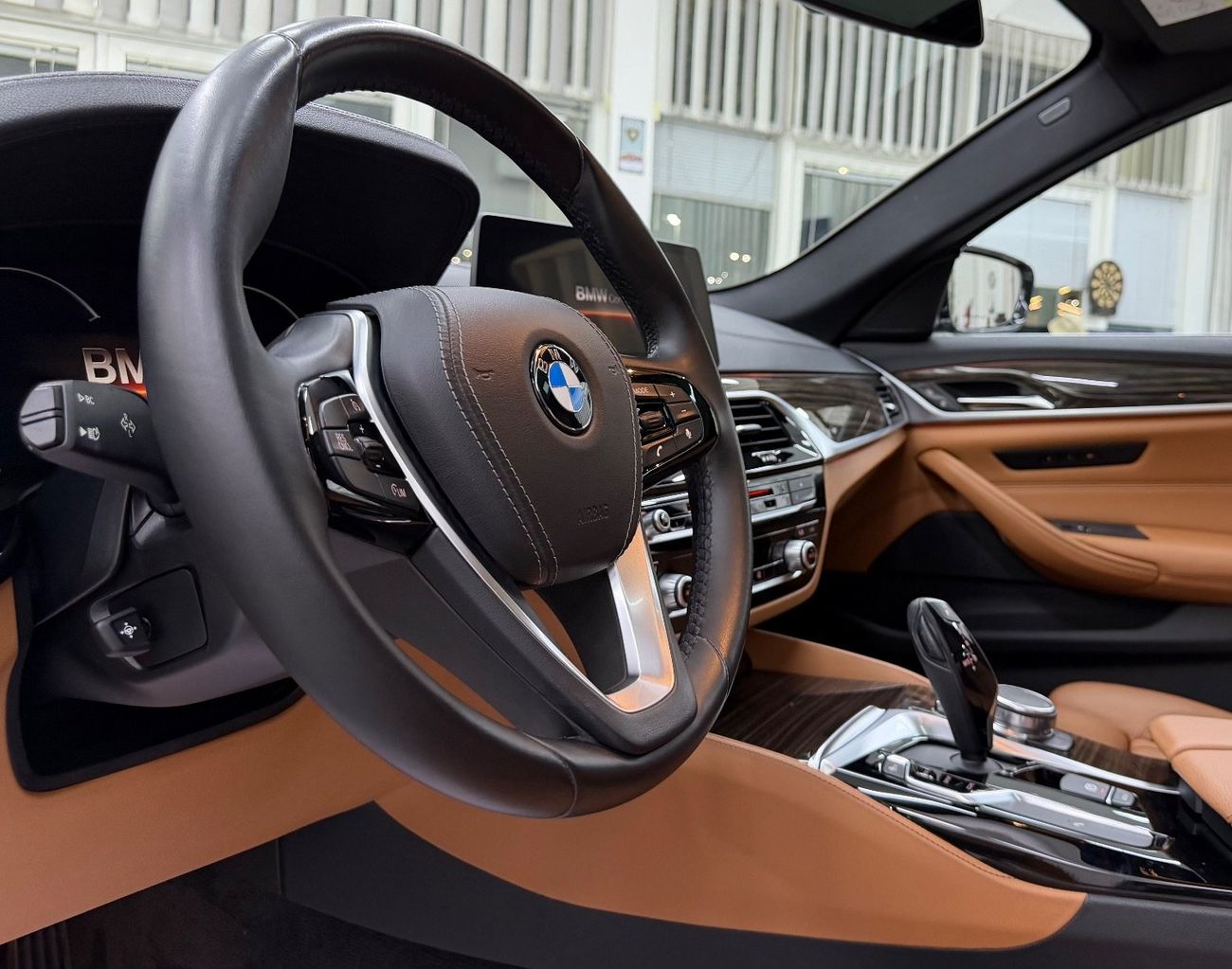 BMW 530i Luxury 2.0L