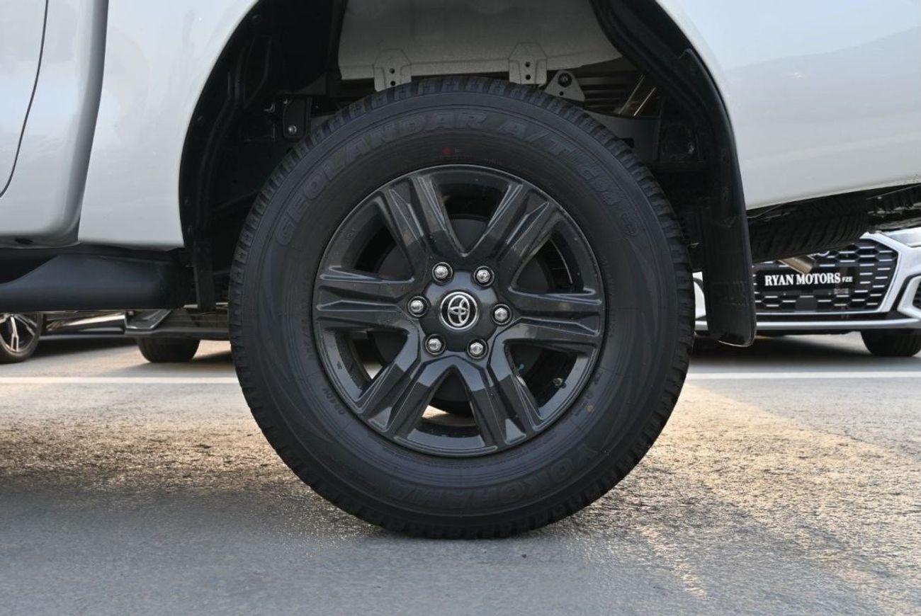 تويوتا هيلوكس Toyota Hilux SR5 GLSX 2.7L Petrol, Manual Transmission, 4WD, Model 2024, Color White