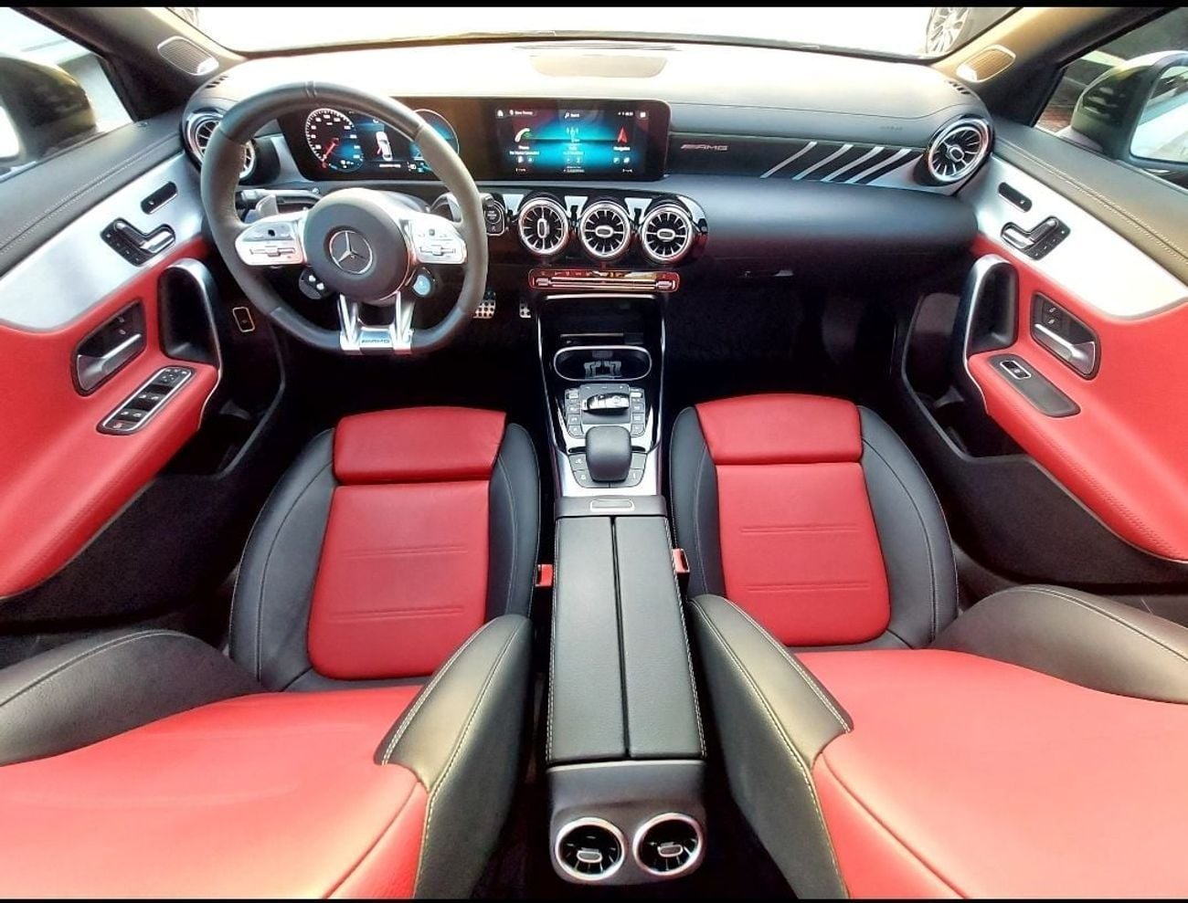 Mercedes Benz A35 AMG 4MATIC Premium + 2.0L